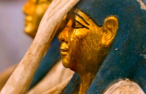 Descubren impresionantes sarcófagos con momias del Antiguo Egipto