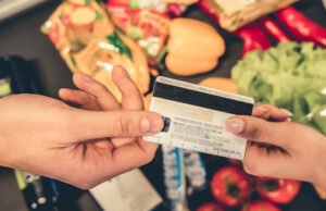 ¿Por qué no es buena idea pagar la despensa con tarjeta de crédito?