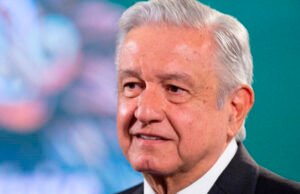 AMLO ofrece eliminar requisito de constancia de situación fiscal