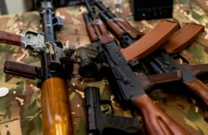 Canadá detendrá importación de armas de fuego; anuncia prohibición temporal