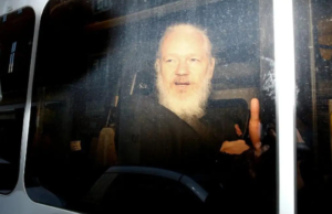 Reino Unido firma decreto para extradición de Julian Assange