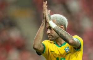 Avión de Neymar aterriza de emergencia en el norte de Brasil