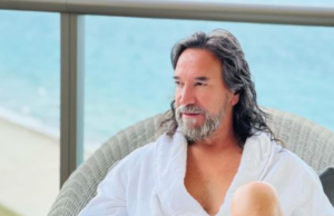Marco Antonio Solís “El Buki” posa despreocupado en bata amarilla; le llueven piropos