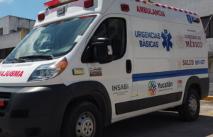 Ambulancia con enfermos choca en la Mérida – Campeche