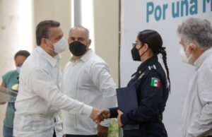 Entregan constancias a elementos de la Policía Municipal que concluyeron su capacitación en derechos humanos