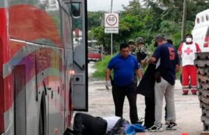 Muere prensado conductor de ADO en Xpujil, Campeche