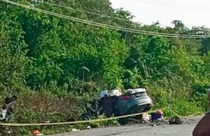 Muere pareja al chocar con un tractocamión en la carretera Sabancuy-Champotón, en Campeche