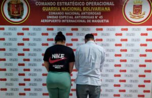 Detienen a pareja en Aeropuerto de Venezuela por portar 109 visas mexicanas falsas