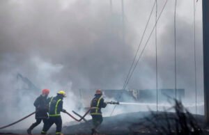 Extinguen incendio en Matanzas, Cuba; registran dos muertos y 14 desaparecidos