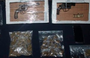 Detienen a una mujer y dos hombres en plena compra-venta de droga en Cancún