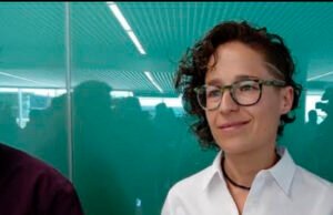 Abuchean a la Secretaria estatal de Turismo, Michelle Fridman, durante despedida del concierto de Pandora y Flans