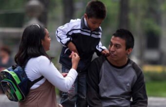 Inegi registra al 47% de mayores de 15 en México como padre de familia