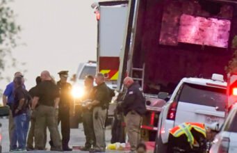 Mueren dos migrantes más por tragedia en Texas; aumenta a 53 decesos