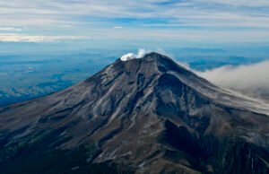 Muere alpinista tras caer a barranca del volcán Popocatépetl