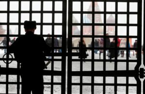 Rusia pone en lista de más buscados a famoso escritor de ciencia ficción