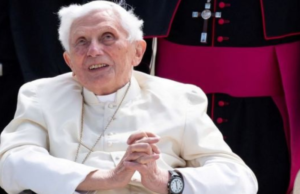 Cuenta falsa de Twitter reporta muerte del papa emérito Benedicto XVI; Vaticano aún no confirma