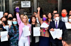 Alito Moreno y diputadas del PRI denuncian a Layda Sansores ante la FGR