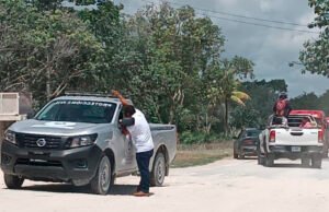 Vecinos y familiares buscan a niña desaparecida en periferia de Cancún