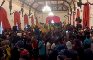Líder de Sri Lanka acepta renunciar y los manifestantes celebran en las calles