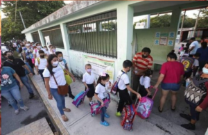 Más de 400 mil estudiantes regresaron a las aulas este lunes en Yucatán