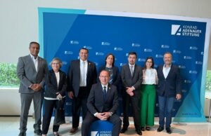 Renán Barrera participa en el intercambio de experiencias exitosas en materia de políticas sostenible