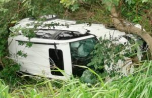 Dos mujeres quedan lesionadas tras accidente vehicular en Carmen-Isla Aguada