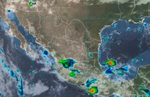 Huracán Frank se debilita a tormenta tropical y aleja de costas nacionales