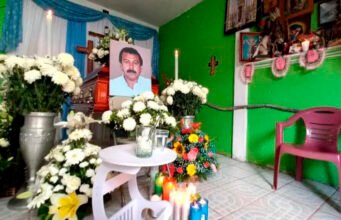 Periodista Fredid Román fue velado en pueblo disputado por criminales en Guerrero