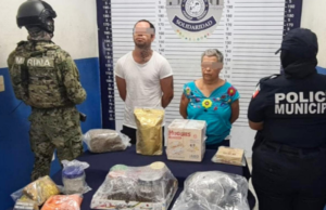 Aseguran a abuelita con droga en Playa del Carmen