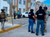 Aseguran a dos presuntos sicarios en el fraccionamiento La Joya de Cancún