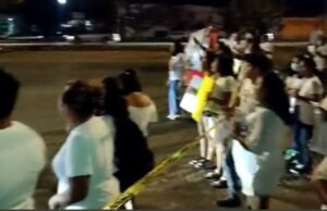 Familiares de joven desaparecida bloquean Periférico de Mérida para exigir celeridad en la búsqueda