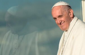 El papa Francisco sugiere por primera vez que algunas personas en uniones del mismo sexo podrían ser bendecidas