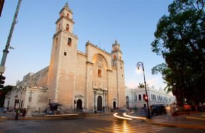 Celebraciones Navideñas en la Catedral de Mérida: Horarios Especiales de Misas para Navidad y Año Nuevo