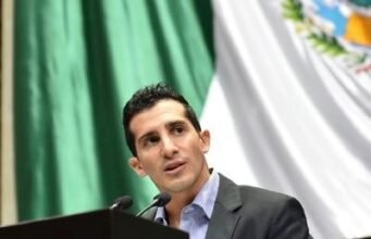 “Rommel Pacheco: Del PAN a Morena, un Giro Político Rumbo a la Alcaldía de Mérida en 2024”