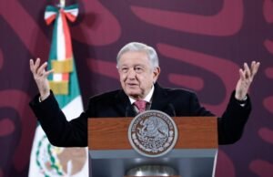 “López Obrador acusa a Coparmex de ser un Sector Político del PAN y Critica Organismos Autónomos”