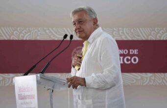 Conversación Telefónica entre López Obrador y Biden: Enfoque en Soluciones Integrales para la Migración