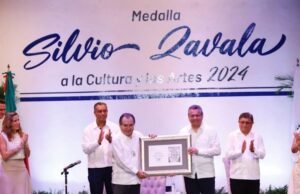 “Mérida reconoce la labor del historiador Sergio Prudencio Augusto Quezada con la Medalla Silvio Zavala a la Cultura y las Artes 2024”