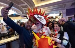 “Las Vegas se Prepara para la Gran Final de la NFL con Estilo y Glamour”