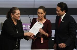 Sheinbaum llama falsos e hipócritas a asistentes a la “Marcha por la Democracia”