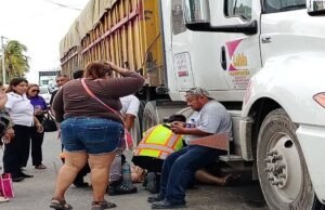 Mujer termina bajo un tráiler en Progreso; movilización de autoridades en la zona Centro