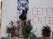 Marcha de la CNTE deja pintas en el Centro Histórico de Mérida