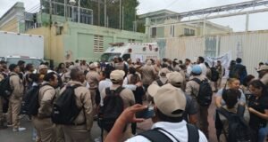 Protesta de trabajadores de vectores paraliza instalaciones de Salud en Yucatán