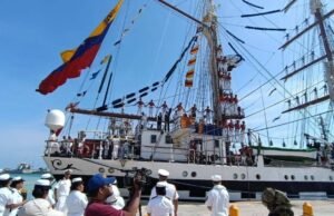 Entre música y aplausos, recibe Progreso al Buque Escuela “Simón Bolívar” de Venezuela