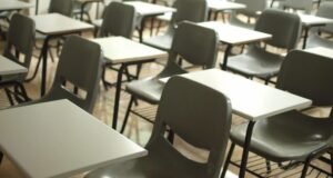 CNDH cuestiona recorte del ciclo escolar y advierte riesgos para niñas y niños