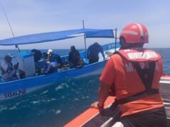 Marina responde a dos emergencias en altamar y pone a salvo a siete personas frente a costas de Yucatán