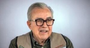 Rubén Rocha Moya acude a la FGR y niega vínculos con el crimen organizado