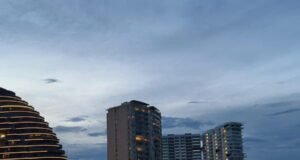 Tragedia en Puerto Cancún: adolescente de 14 años pierde la vida tras caída desde un edificio residencial