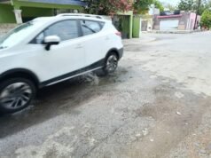 Vecinos de Chuminópolis denuncian fuga constante de agua por tubería dañada