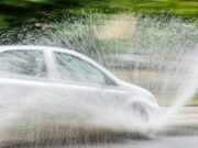 Usuarios denuncian aumento excesivo en tarifas de transporte por aplicación durante lluvias en Mérida