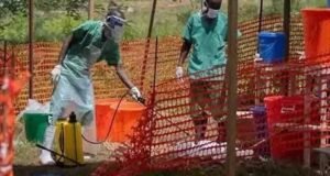 Director de la OMS viaja al epicentro del brote de ébola y llama a reforzar la confianza comunitaria